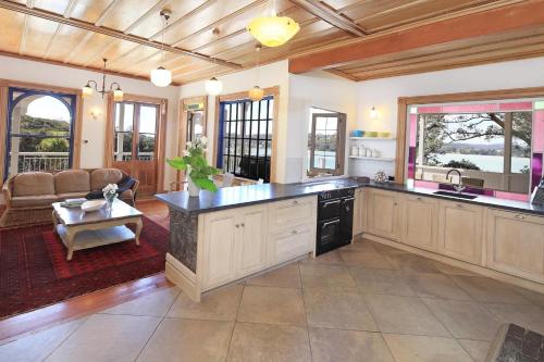 Gallery image of The Sanctuary- Stay Waiheke in Oneroa