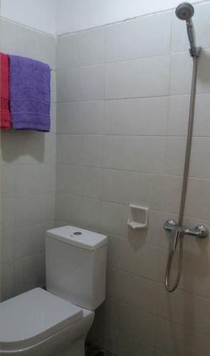 Koupelna v ubytování Donata House