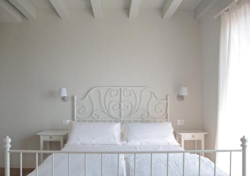 Lova arba lovos apgyvendinimo įstaigoje La cornice sul Garda - Your Home