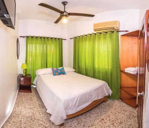 Cama o camas de una habitación en B&M Setup Hotels
