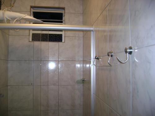 Et badeværelse på Pousada Expominas Bh