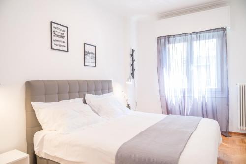 Modern design apartment near Acropolis 2