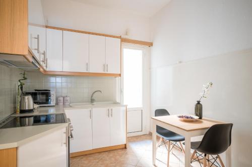 Modern design apartment near Acropolis 2