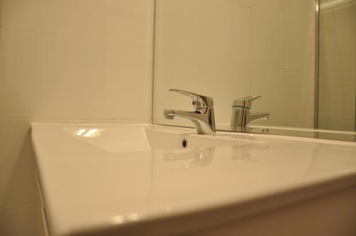 Ένα μπάνιο στο Miner's Retreat Motel