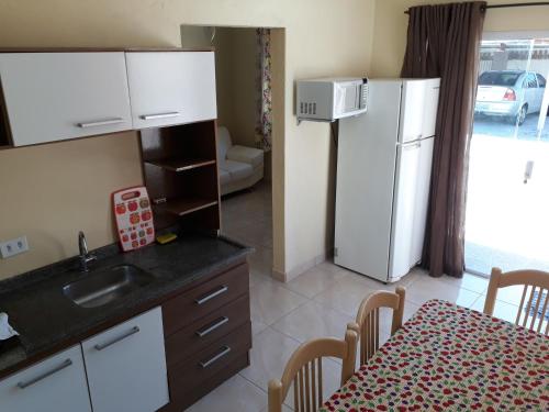 Dapur atau dapur kecil di Residencial Dona Preta