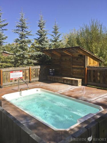 Bazén v ubytování Fireside Resort nebo v jeho okolí