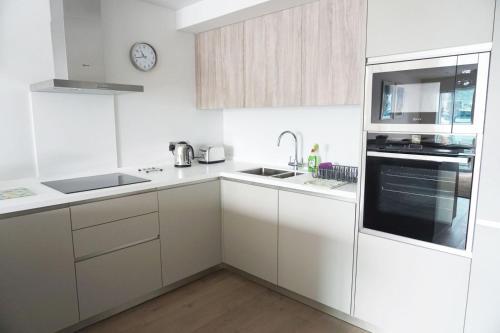 Dapur atau dapur kecil di Saltwater Suites at Fistral