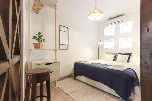 Golden Castle Studio by Homing