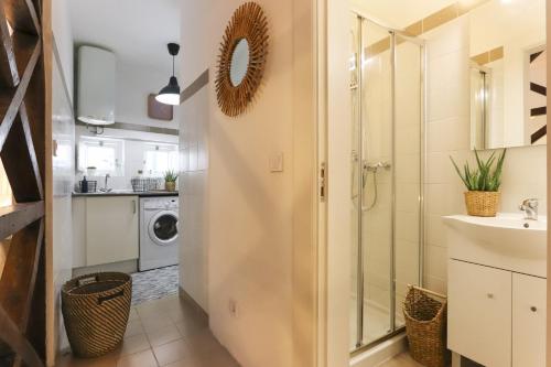 Golden Castle Studio by Homing