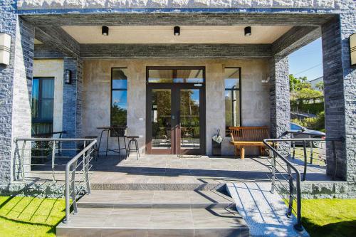 Muka bangunan atau pintu masuk Hu An--The Lakeside House