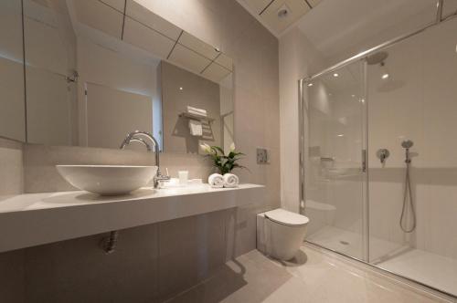 Ванная комната в Apartamentos La Laguna II Luxury Apartments