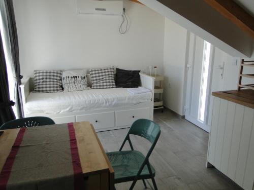 Mir Apartments