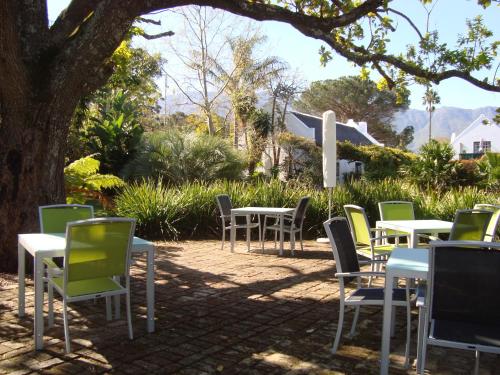 Un jardín fuera de Rothman Manor