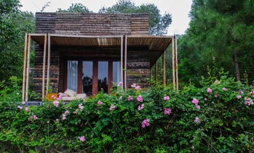 a smallificialificialificialificialificialificialificialificialificialificialificialificialificialificial at FLAMINGOS Villa Happy BT in Ngọc Quang