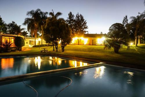 Kolam renang di atau dekat dengan Newcastle Country Lodge
