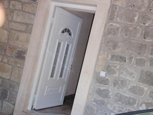 Imagen de la galería de Apartments Đule, en Donji Morinj