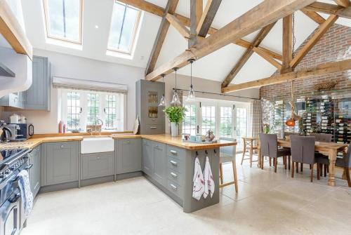 Gallery image of Three Little Pigs Luxury Cottage in Milton Abbas