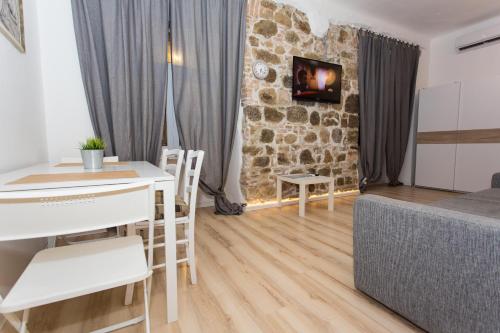 Μια τηλεόραση ή/και κέντρο ψυχαγωγίας στο Apartment Stara vrata