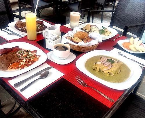 Jídlo v hotelu nebo okolí