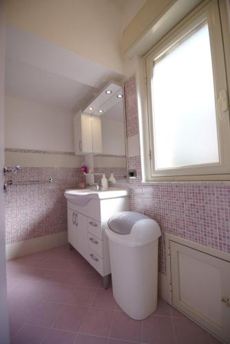 Bilik mandi di B&B Nodo Francescano