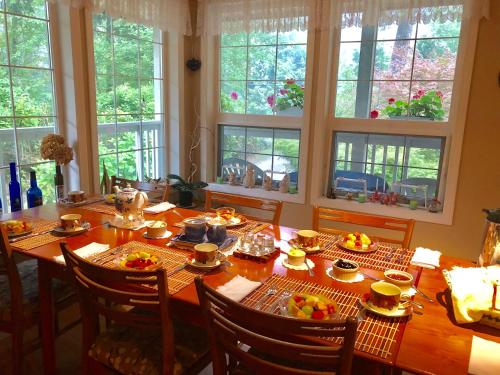 Gallery image of Seafarers Bed & Breakfast in Tofino