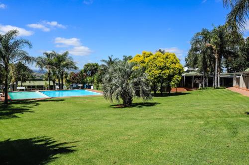 Kolam renang di atau dekat dengan Newcastle Country Lodge