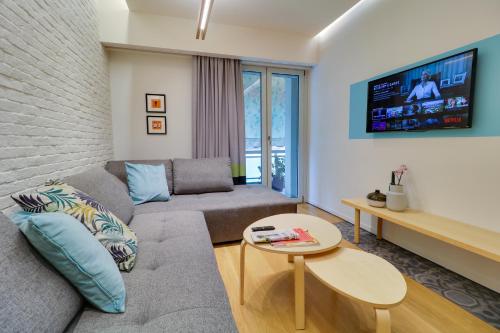 Superior Central Apt|3min to Metro|AC|Netflix|iMac