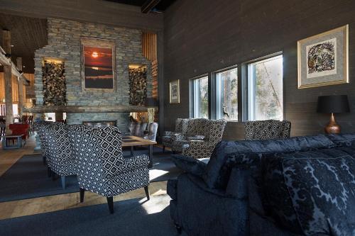 Ruang duduk di Wilderness Hotel Inari & Igloos
