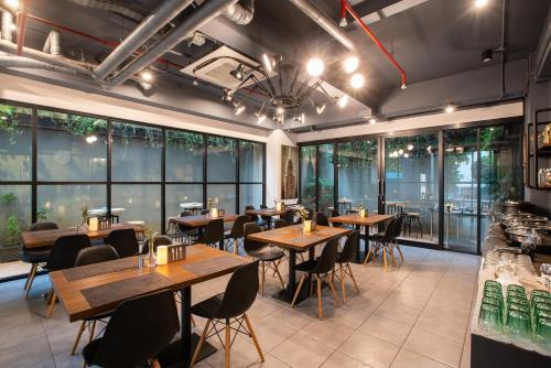 Restorāns vai citas vietas, kur ieturēt maltīti, naktsmītnē Juno Tanah Abang Jakarta