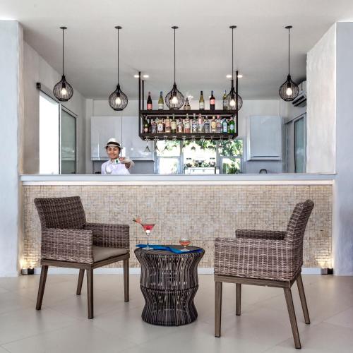 Επισκέπτες που μένουν στο Villa Nalinnadda Petite Hotel & Spa, Adults Only - SHA Extra Plus