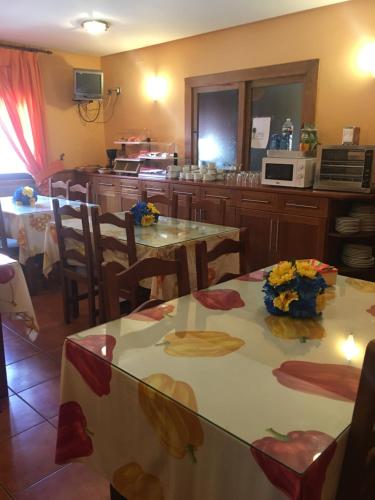 Hotel Rural La Encinaにあるレストランまたは飲食店