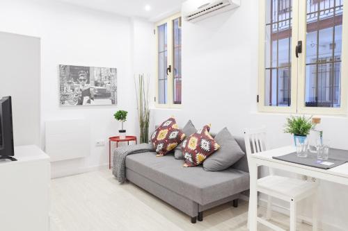 LEEWAYS APARTMENT in DIVINO PASTOR