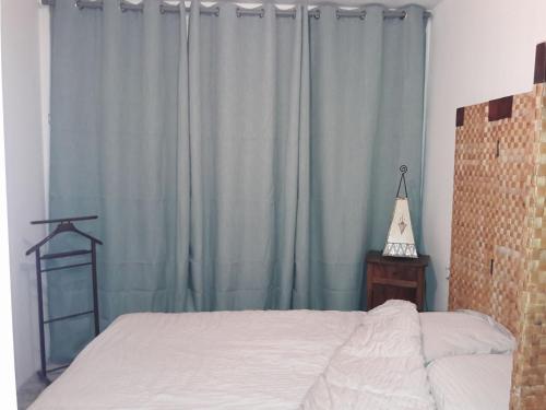 Ліжко або ліжка в номері Chambre d’hôtes : Entre mer et colline