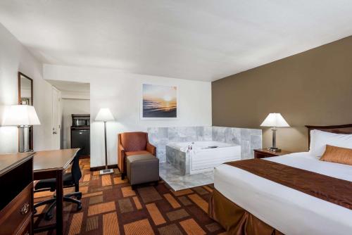 Gallery image of Days Inn & Suites by Wyndham Lodi in Lodi