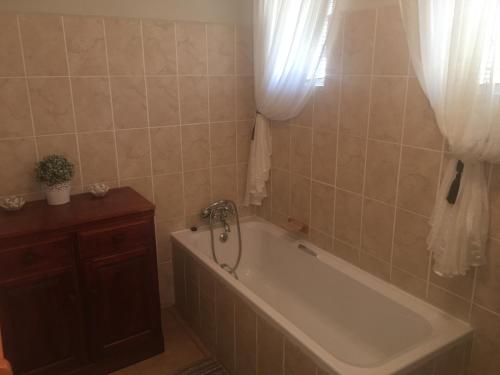 Koupelna v ubytování Everwood Estates