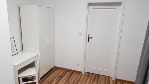 Kúpeľňa v ubytovaní Apartament nr 15 - 2 pokoje z prywatnymi łazienkami Centrum Poznań