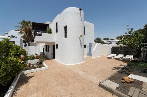 2BR Beach House - Solarium & Shower Terrace - 13