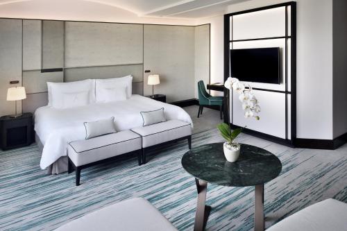 Address Montgomerie Image