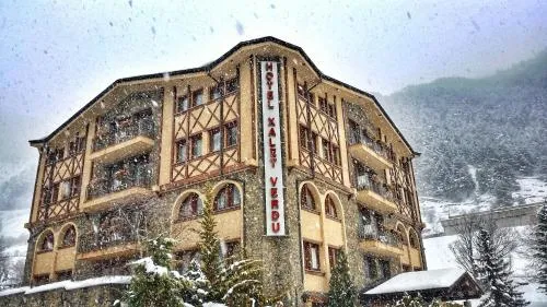 Hotel Xalet Verdú picture