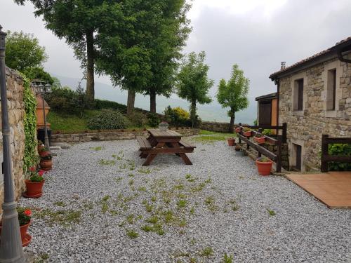 Κήπος έξω από το Casa Rural Juntana