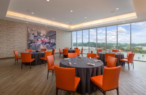 The Summit Hotel Image