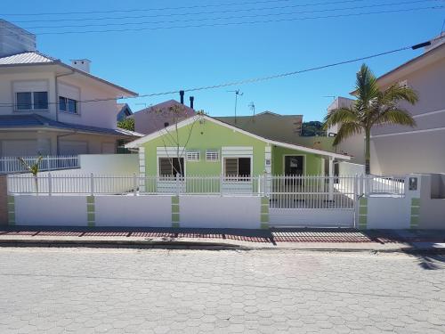 Casa incrível a Beira Mar! 3 qtos Ponta do Papagaio