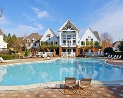 The swimming pool at or close to King's Creek Resort by Endless Resorts