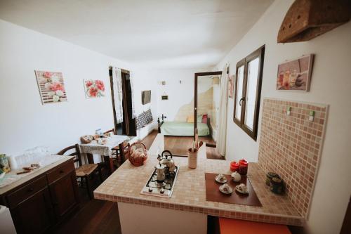 Η κουζίνα ή μικρή κουζίνα στο antonella home