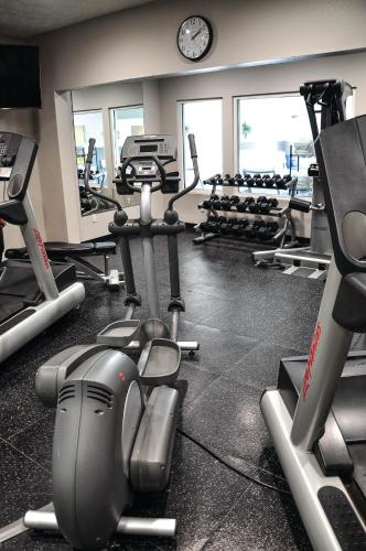 Palestra o centro fitness di Country Inn & Suites by Radisson, Fairborn South, OH