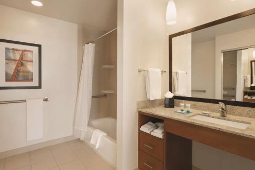 O baie la Hyatt House Denver Airport