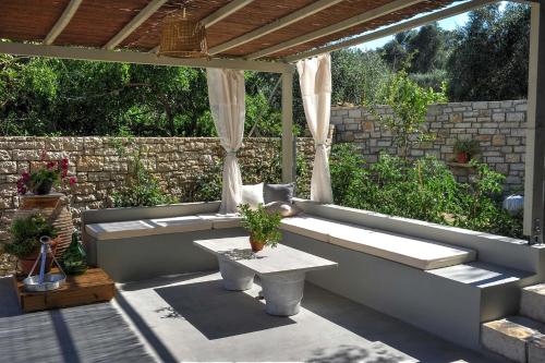 Zahrada ubytování Leonora House by PaxosRetreats