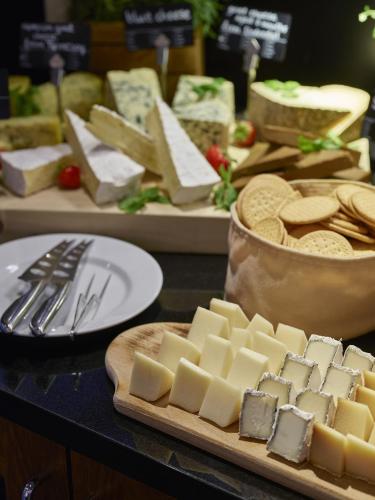 ホテルの敷地内または近くでの食事または食べ物