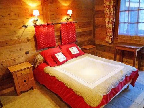 En eller flere senger på et rom på Lovely Cottage in Chatel French Alps near Ski Area
