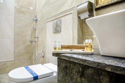 Koupelna v ubytování Hotel ARJUNAA